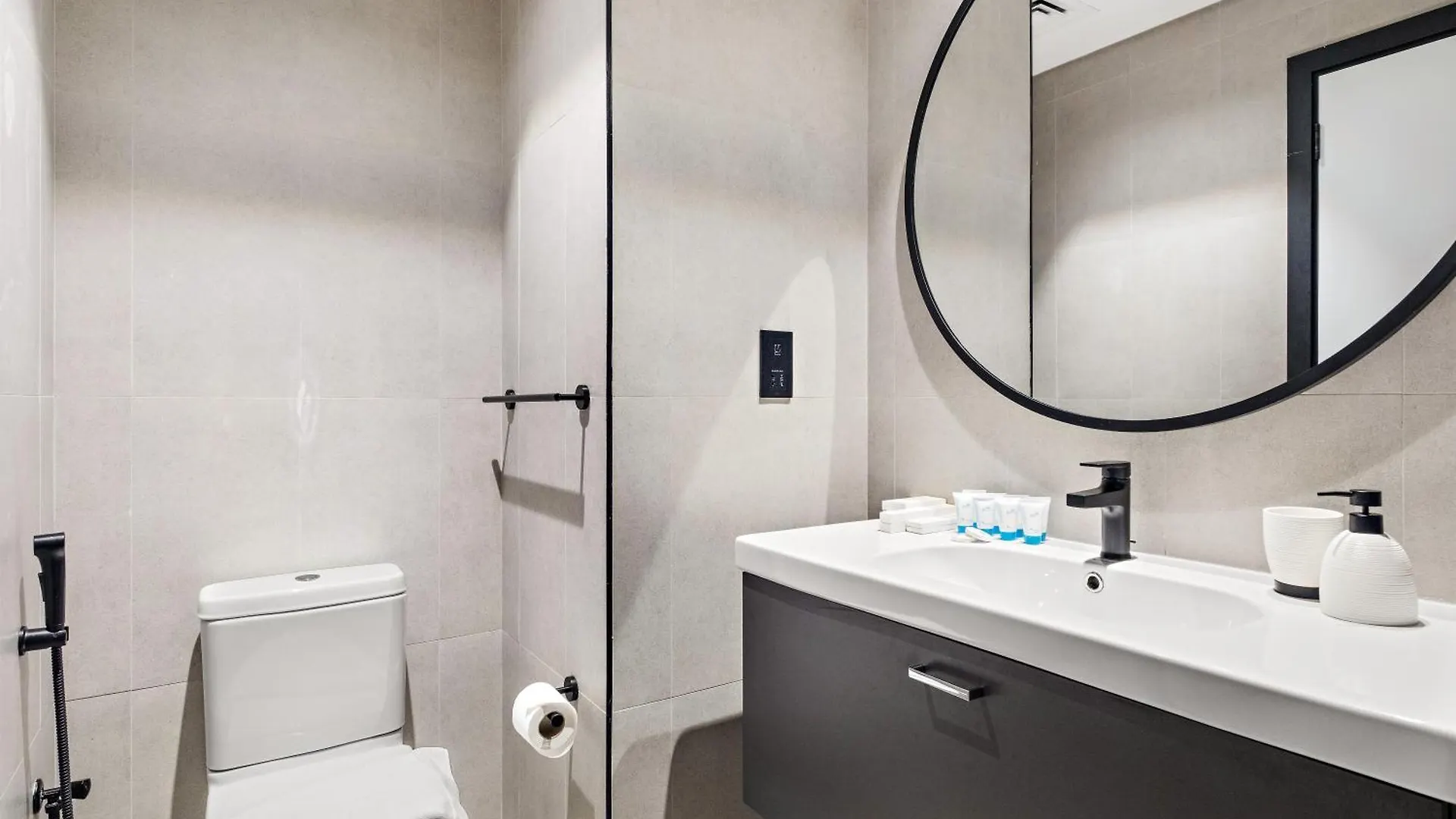 Cozy 1Br In Business Bay With Canal Views Dubai United Arab Emirates