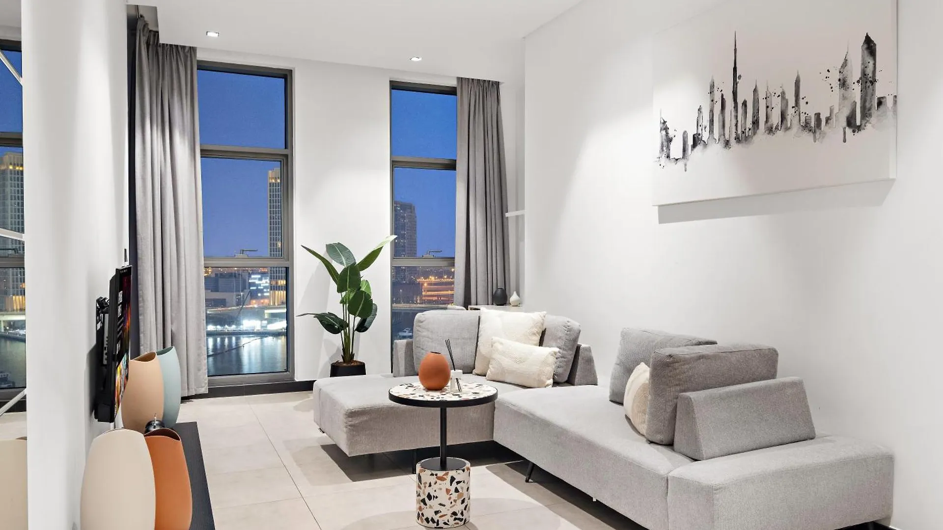 Cozy 1Br In Business Bay With Canal Views Dubai