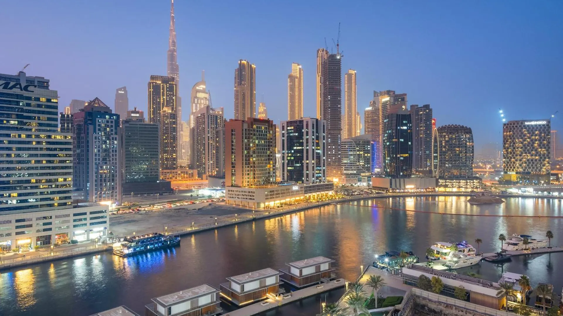 Cozy 1Br In Business Bay With Canal Views Dubai Apartment
